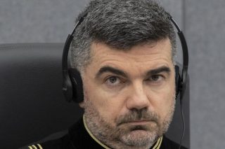 «SOS, προστατέψτε με από τον Τραμπ!»